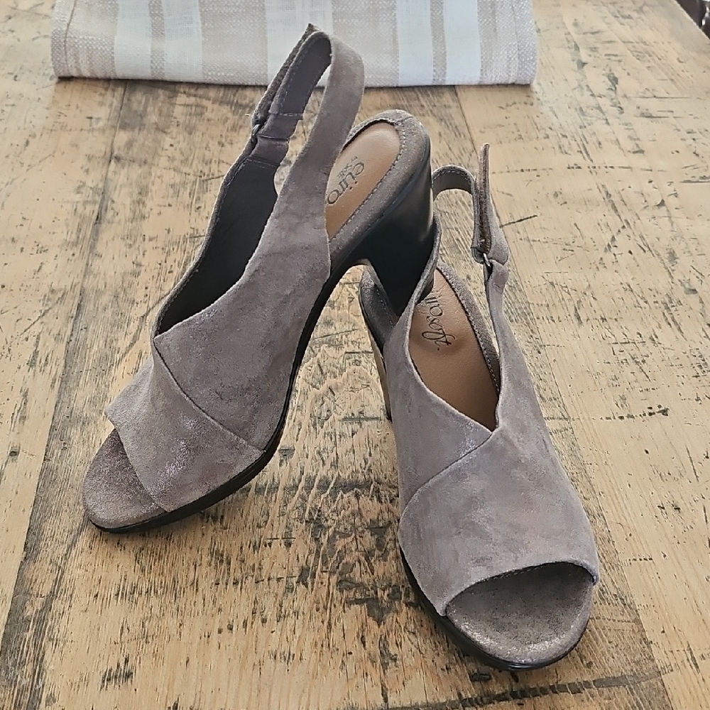 NWOT Sofft Valona Heeled‎ Slingback Sandal Size 6.5